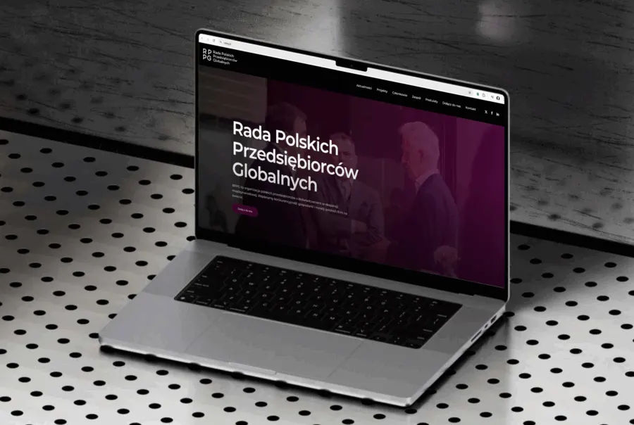 Projekt strony RPPG Group na ekranie laptopa